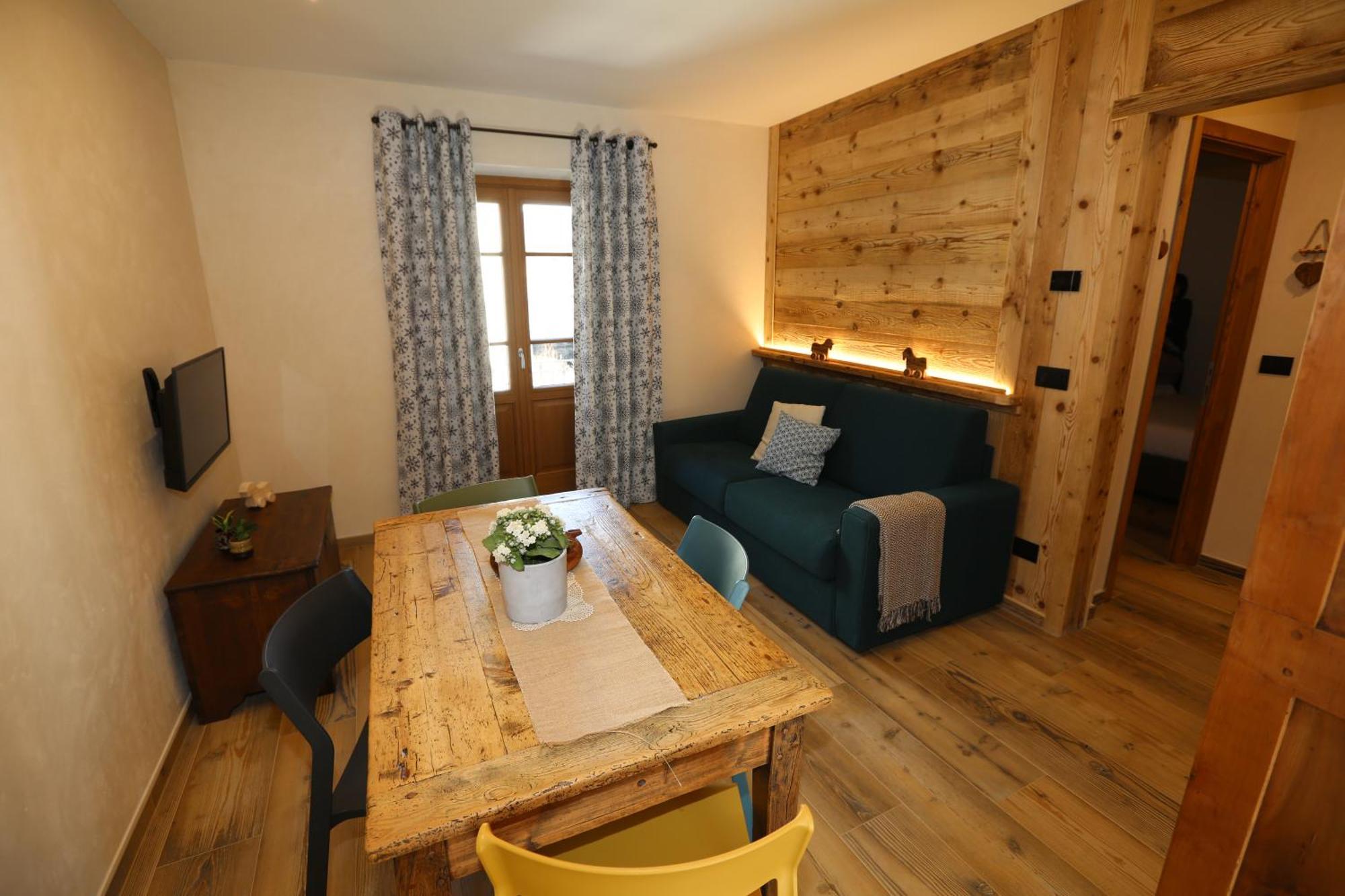 L'Abri En Ville - Parcheggio Privato A 100 Mt Ed Accesso Con Auto Nell'Area Pedonale Aosta Luaran gambar